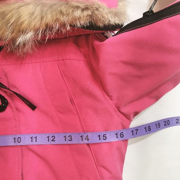 Canada Goose Montebello Parka in pink - Picture 11 of 12